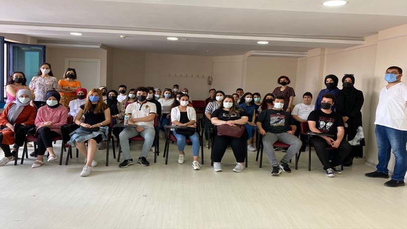 200 öğrenci İzmit Belediyesinden MEZUN OLDU!