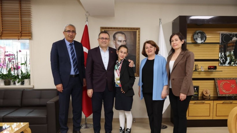 23 Nisan´da Başkanlık Koltuğu Nisa Yağmur Can´a Emanet