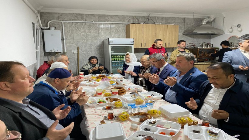 Başkan Hürriyet, güne Kuruçeşme Fatih Camii’nde başladı