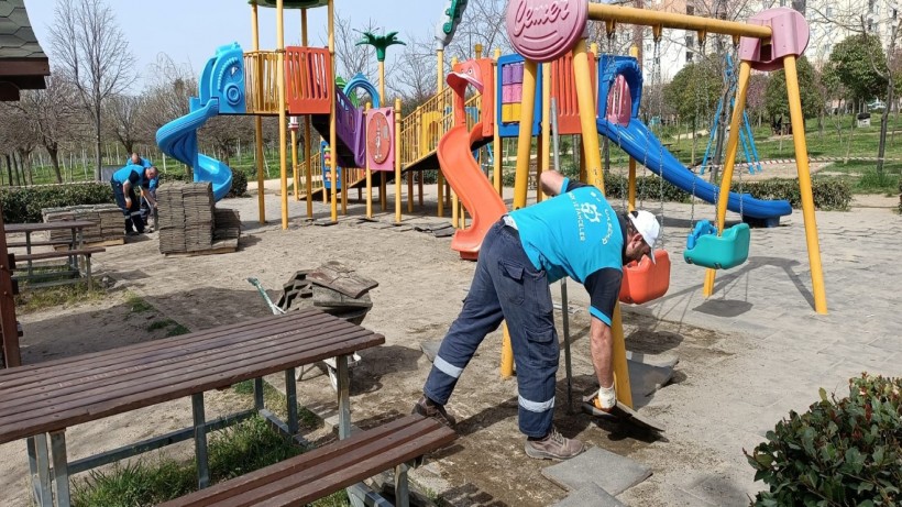 Büyükşehir, çocuklar güvenle eğlensinler diye parkları bakıma aldı