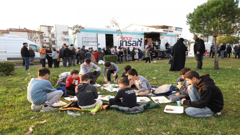 Büyükşehir’den Darıcalılara yemek ikramı