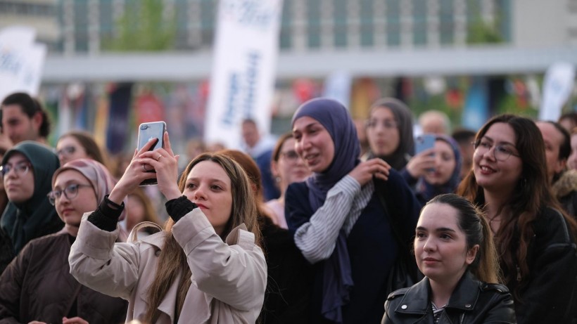 Büyükşehir’in 90’lar Konseri mest etti