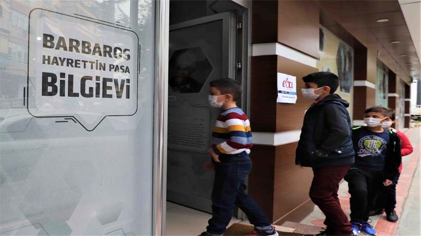 Büyükşehir’in eğitimde öncü hizmeti; Bilgievleri ve Akademi Liseler’de kayıtlar sürüyor