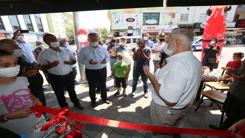 Göçmen Börekçisi Derince´de hizmete açıldı