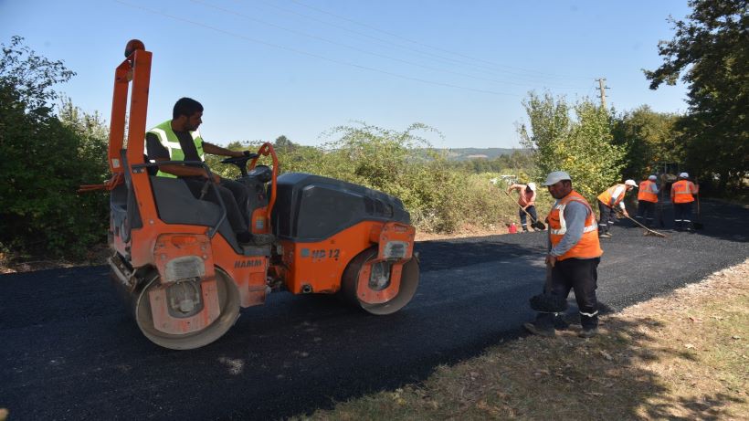 İzmit Emirhan Köyü’ne gıcır gıcır asfalt yol