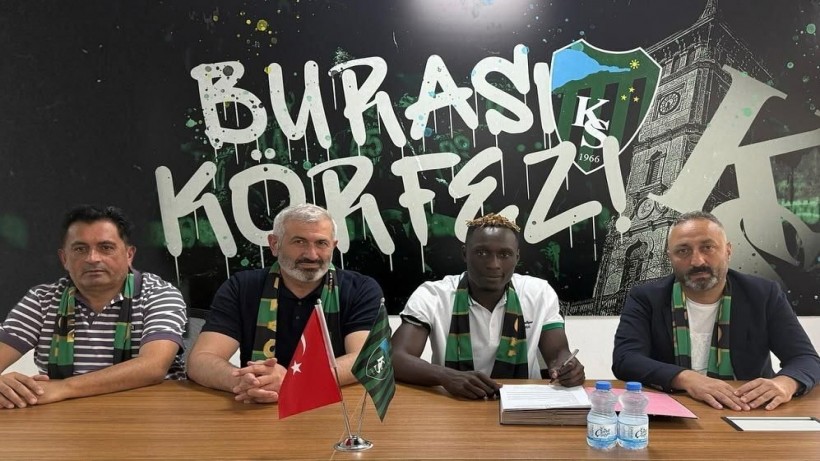 Kocaeslipor'da Agyei imzayı attı