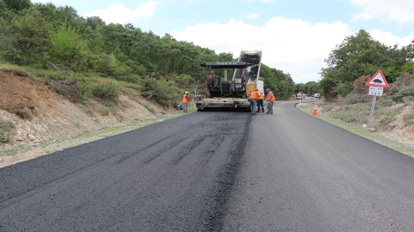 Köy yollarına 56 bin ton asfalt