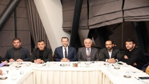 AK Parti Derince'de yönetime yeni isimler