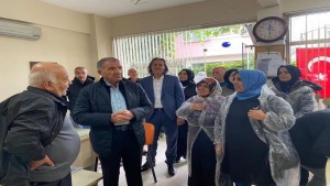 AK Parti Tam Kadro Derince'de sahaya indi