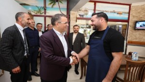 Başkan Gökçe Esnaf ve Vatandaşlarla Bayramlaştı