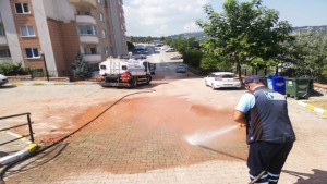 Belediyeden koronavirüse karşı sokak sokak dezenfekte
