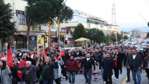 CHP Derince Gençlik Kolları’ndan 23 Nisan Yürüyüşü