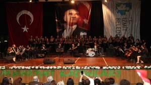 Cumhuriyet Kadınları Korosundan muhteşem konser