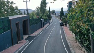 Körfez Caddesi'nde yol çizgileri çizildi