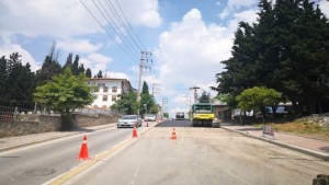 Darıca'daki önemli caddelerde yol onarımı yapılıyor
