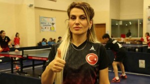 Derince Belediyesi'nde Spor Müdürü Yasemin Çepnioğlu oldu