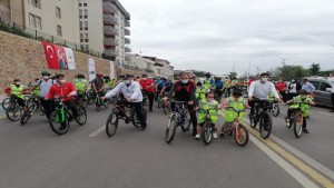 Derince’de Pedallar Sağlık için döndü