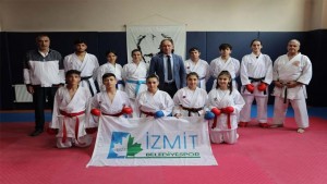 İzmitli karateciler Türkiye Şampiyonası ve Milli Takım seçmelerine hazırlanıyor