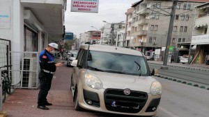 Kaldırım parklanmasına geçit yok