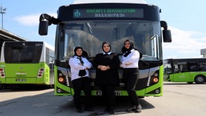 Kocaeli’de ulaşıma “anne eli” değdi