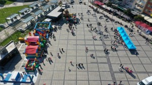 Kocaeli’nin Kent meydanlarında çifte bayram