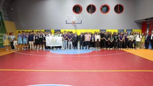 Körfez’de liseliler kupalarını törenle aldılar