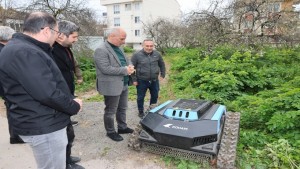 Körfez’in ot biçme robotları iş başı yaptı