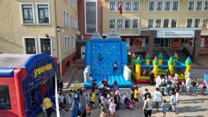 Körfez'de mahalle şenlikleri başladı