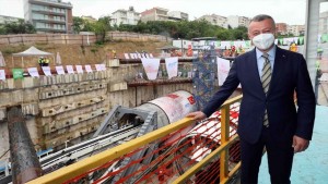 Metro bir günde 330 bin yolcuya hizmet verecek