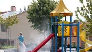 Parklar Çocuklar İçin Dezenfekte Ediliyor