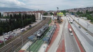 Tramvay yaya köprüsü temel kazıkları çakılmaya başlandı