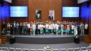 Vali Aktaş LGS ve YKS şampiyonlarını ödüllendirdi