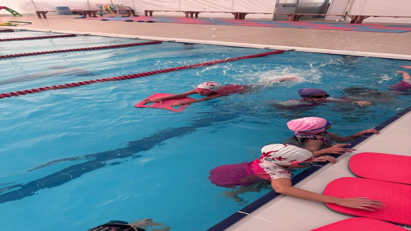 “Yüzme Bilmeyen Kalmasın” Projesi tüm hızıyla sürüyor
