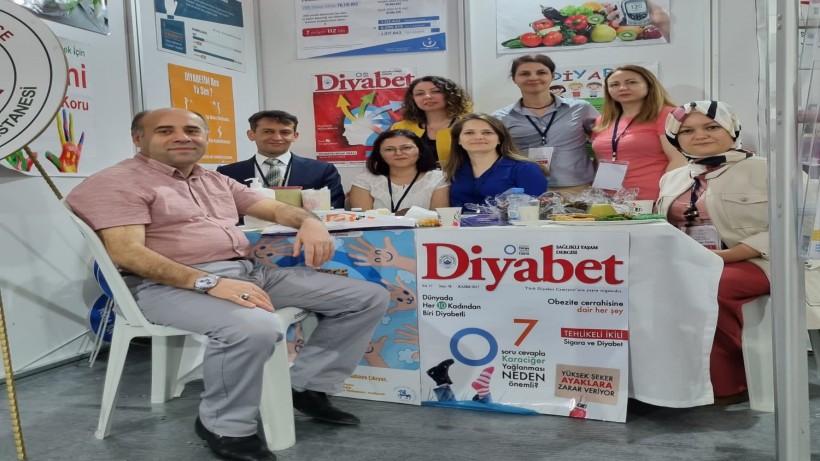 12. KİTAP FUAR ALANINDA STAND AÇTI 12. KİTAP FUAR ALANINDA STAND AÇTI