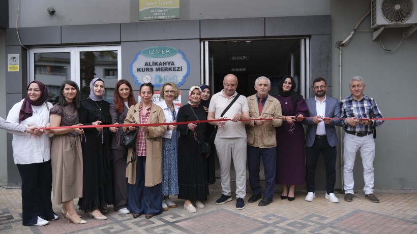 Alikahya İZMEK kursiyerlerinin el emeği ürünleri görücüye çıktı