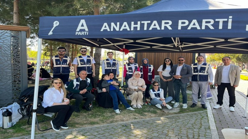 Anahtar Parti Derince’de 23 Nisan Coşkusuna Ortak Oldu