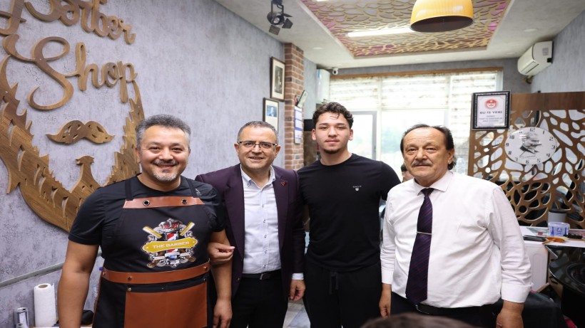 Başkan Gökçe Esnaf ve Vatandaşlarla Bayramlaştı