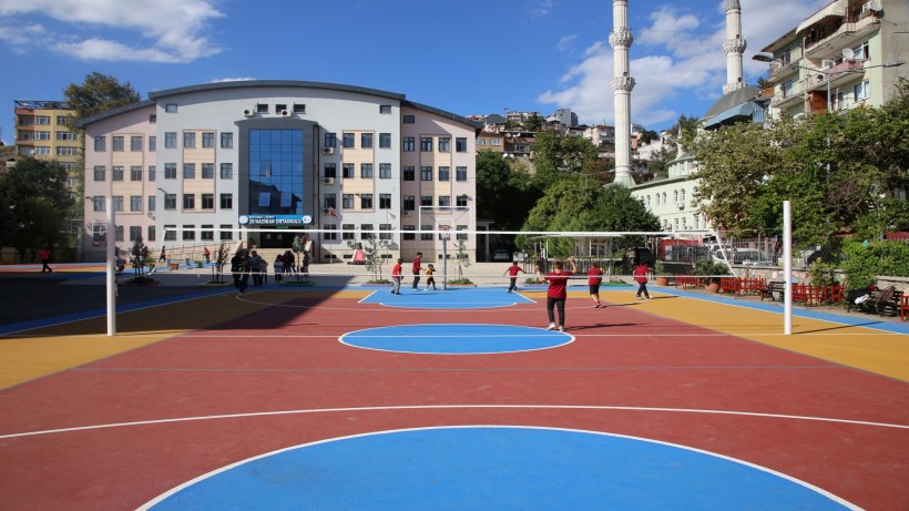 Büyükşehir’den 106 okula daha basketbol ve voleybol sahası Büyükşehir’den 106 okula daha basketbol ve voleybol sahası