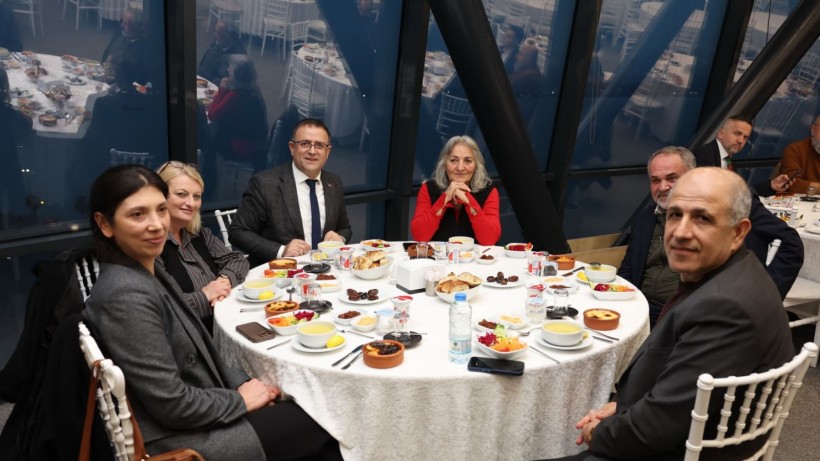 Derince Belediye Meclisi İftar Sofrasında Buluştu