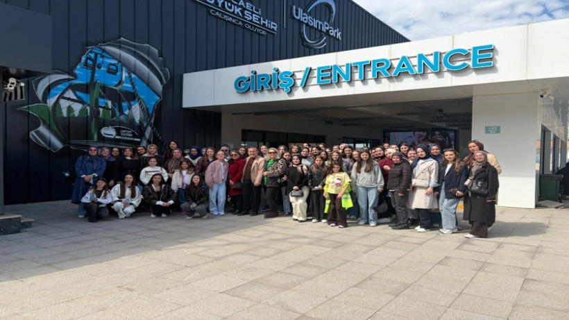 İskeçeli gençler, Büyükşehir’le Kocaeli’yi keşfetti