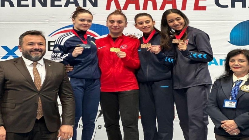 Kağıtsporlu Gülsen, Akdeniz Karate Şampiyonu oldu