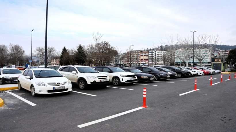 Kocaeli Büyükşehir Belediyesi’nin 1 Mart Vapur İskelesi Otoparkına Vatandaşlardan Tam Not