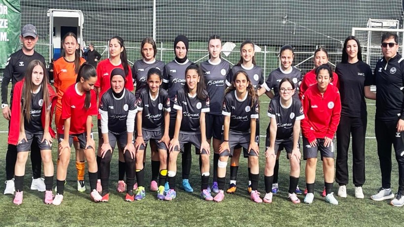 Körfezin futbolcu kızları galip