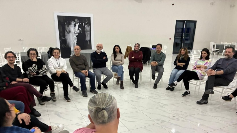 Yenikent´te Tiyatro Tutkunları Buluşuyor